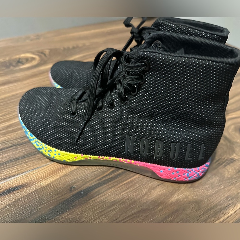 EUC - NOBULL high top trainers